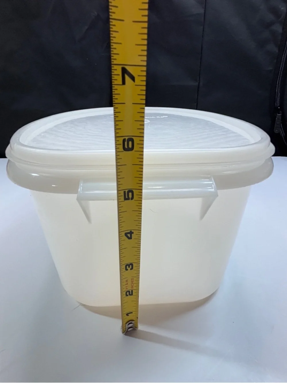 TUPPERWARE Turkey Ham Chicken Roast Flavor Saver Keeper #487-3